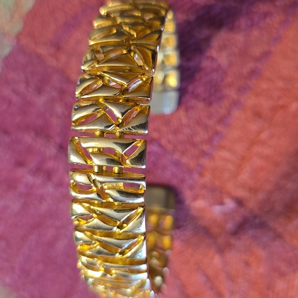Vintage Goldtone Modernist Bangle Bracelet - Picture 7 of 7